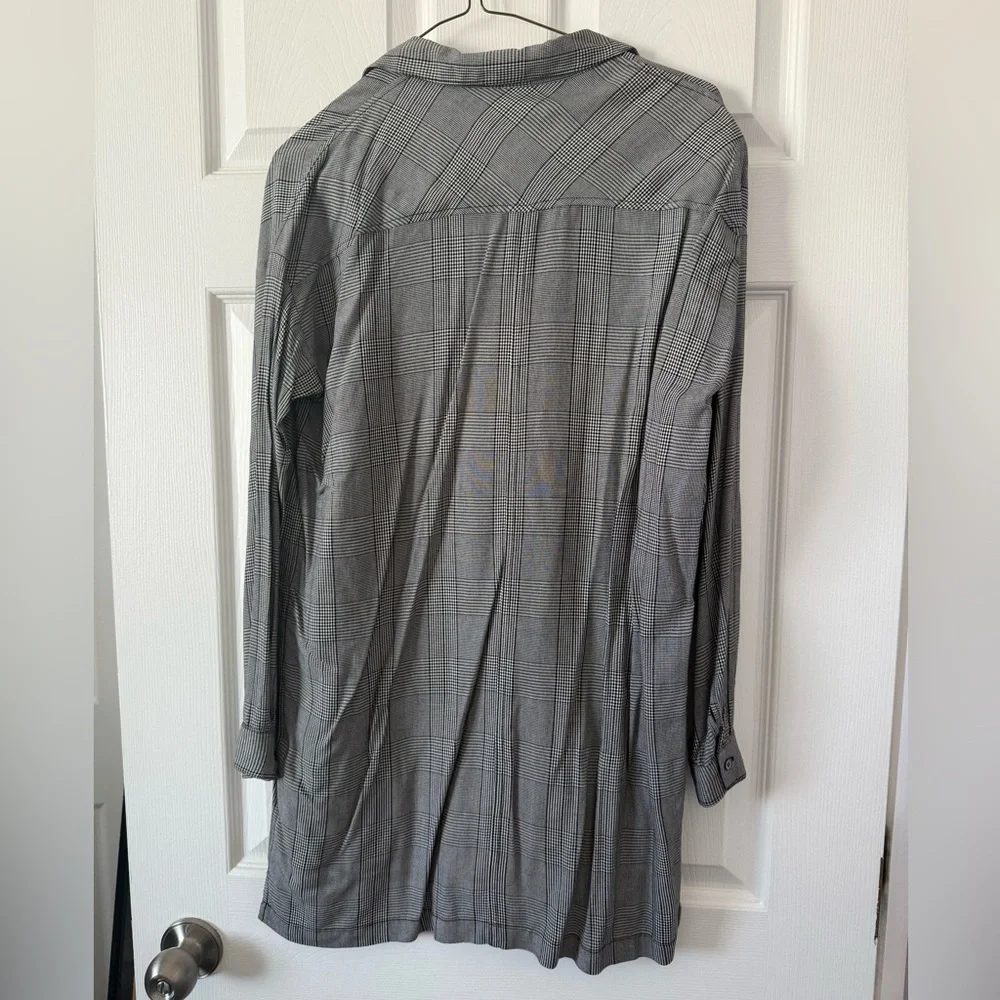 Babaton Plaid Button-Up Shirt - Picture 2 of 6